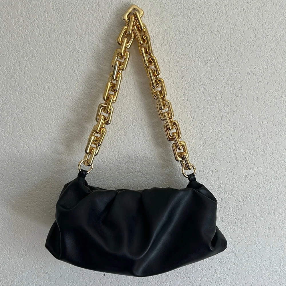 Black shoulder bag with gold chain handle - Picture 1 of 3